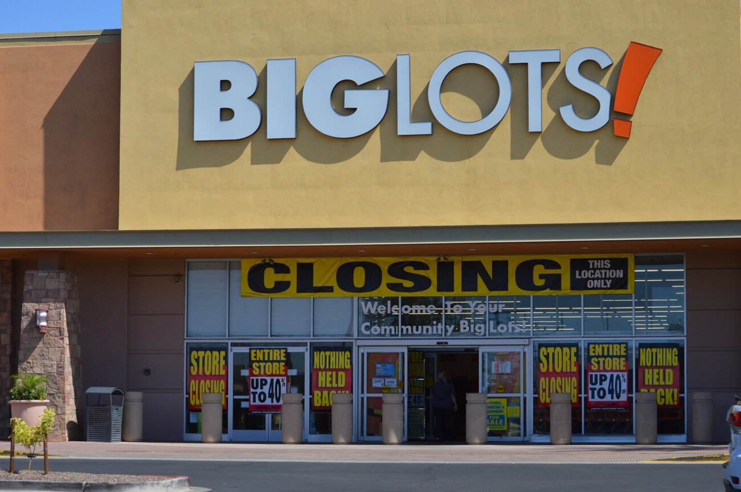 Gilbert, AZ - Sept 03 2024: US discount chain Big Lots is on the brink of bankruptcy - with 1,400 stores at risk of closing down after an eye-watering $132M loss.; Shutterstock ID 2511872455