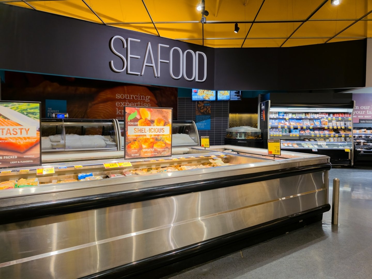 Market 32 Seafood Department Main Image