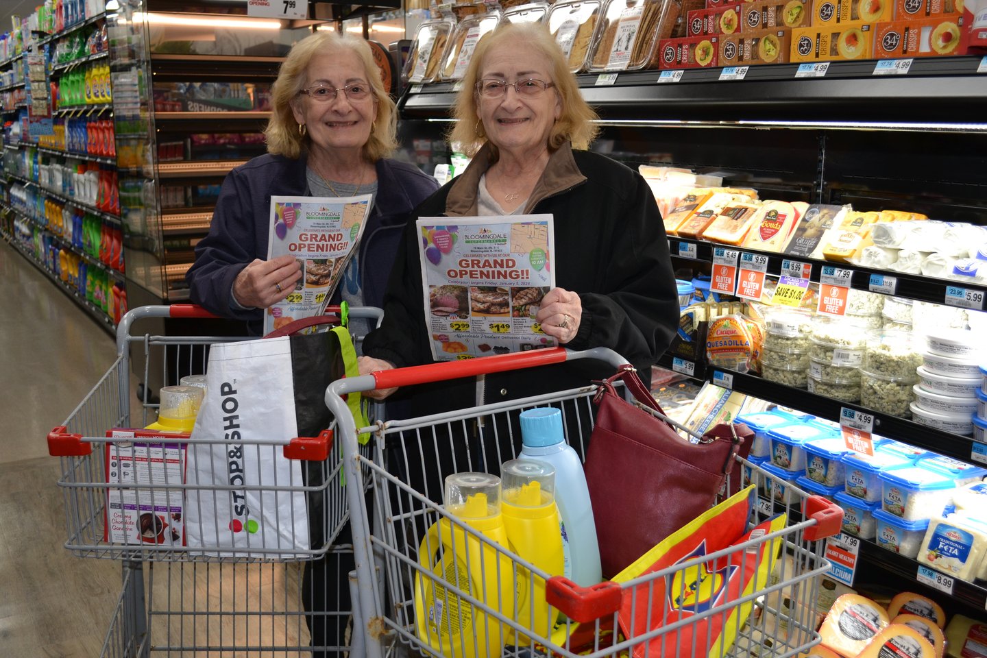 Bloomingdale Supermarket by Foodtown Opening Day Shoppers Main Image