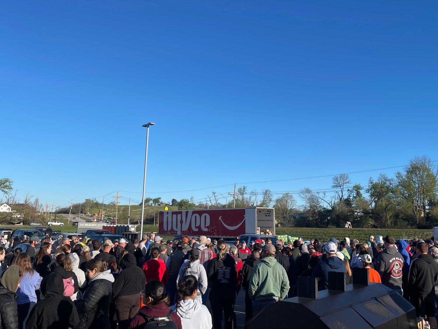 Hy-vee crowd