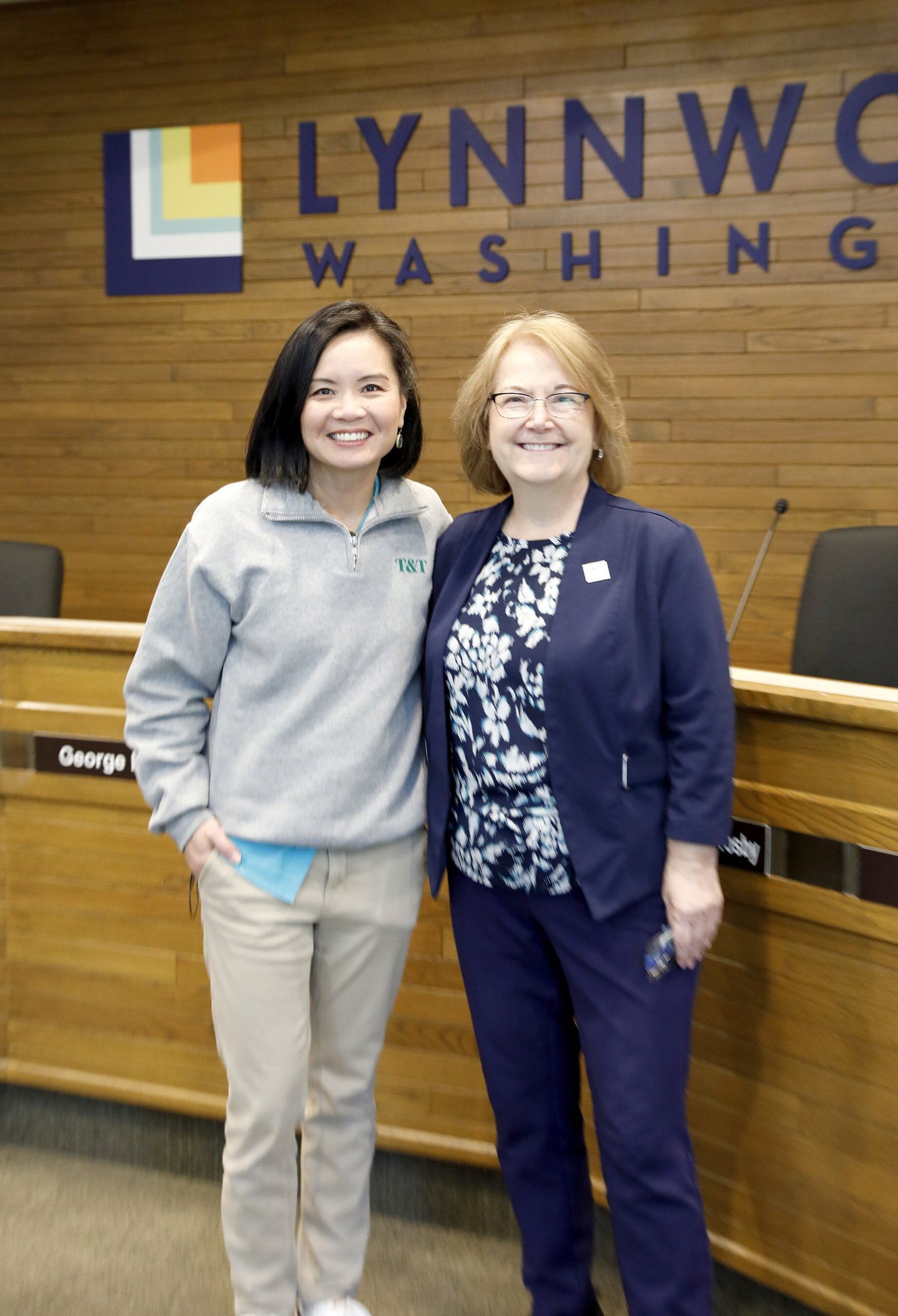 Left to right: T&T Supermarkets CEO Tina Lee, Lynnwood, Wash., Mayor Christine Frizzell Main Image