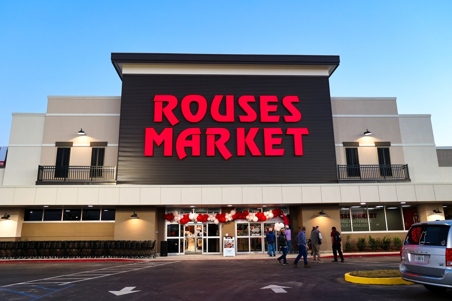 Rouses Markets Biloxi MS Exterior Carousel