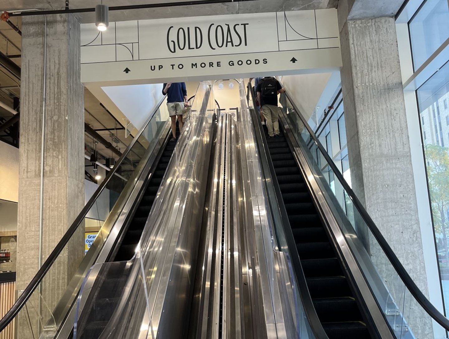 AG chicago escalator