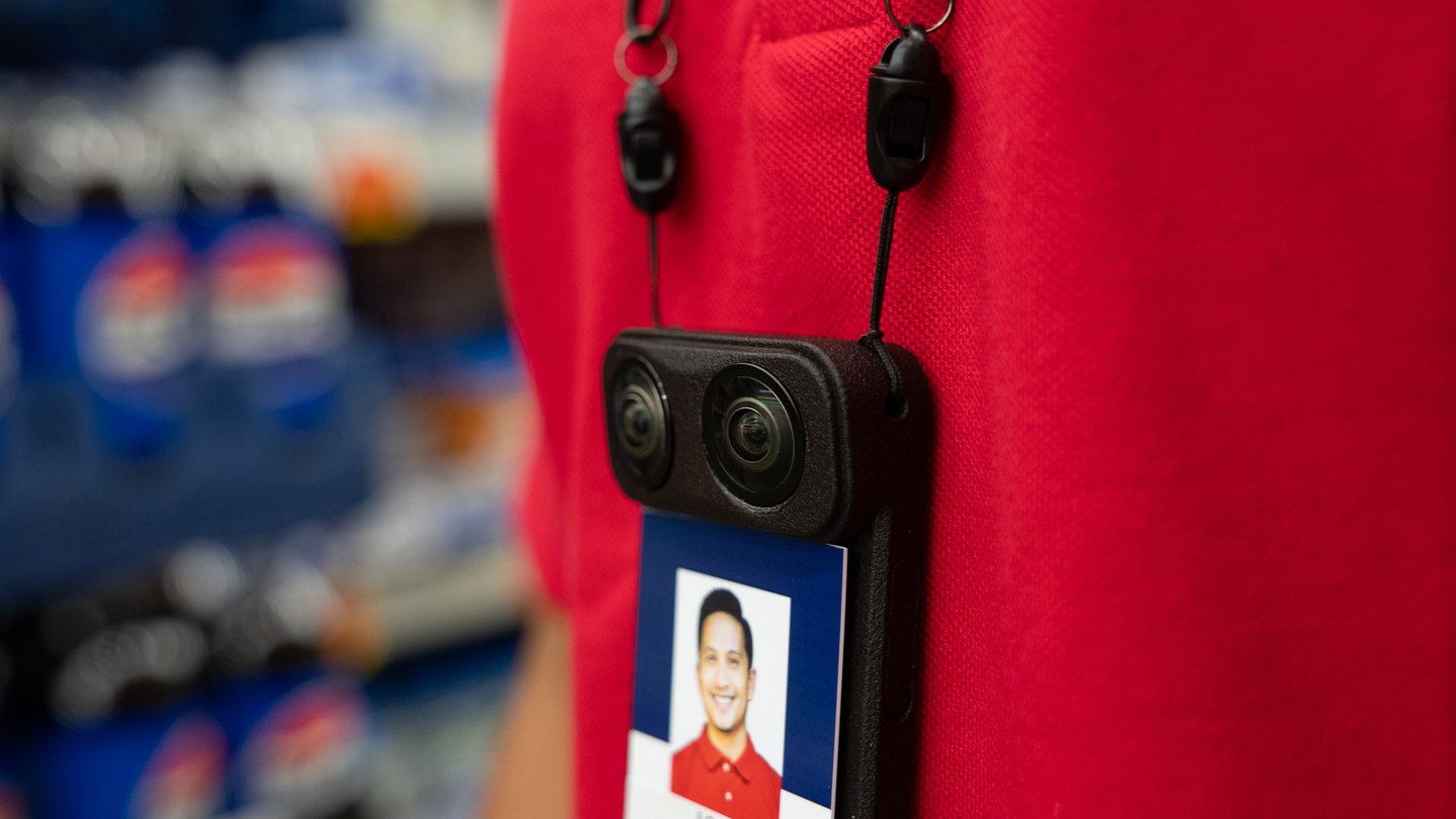 Augmodo name badge